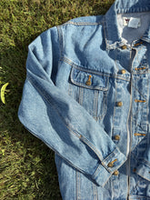 Load image into Gallery viewer, Vintage Wrangler Light Denim Jacket Size Large
