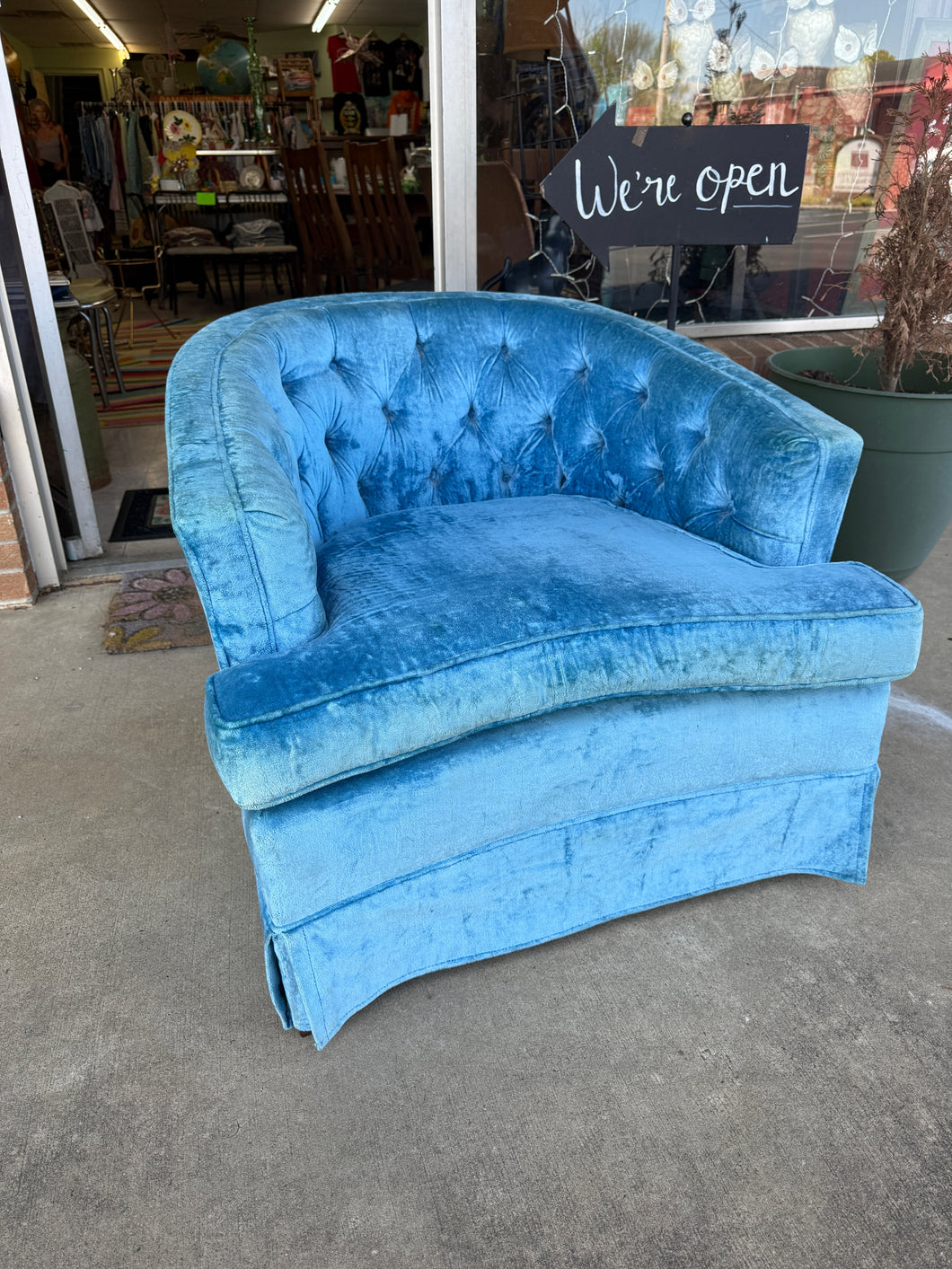Vintage Crushed Velvet Electric Blue Chair