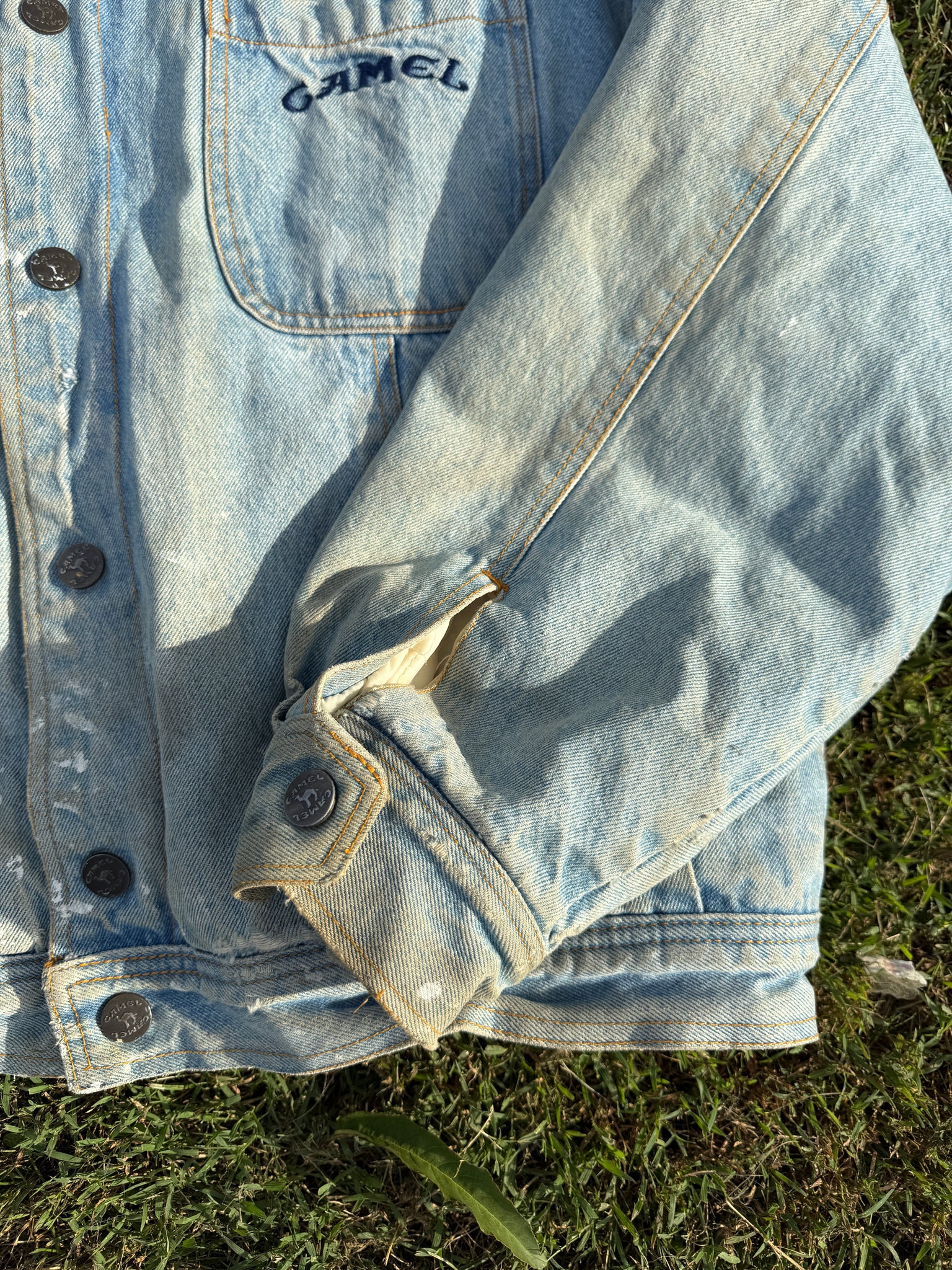 camel cigarette denim jacket Vintage Camel Cigarette Denim Jacket with Fleece Size XL camel cigarette denim jacket Vintage Camel Cigarette Denim Jacket with Fleece Size XL