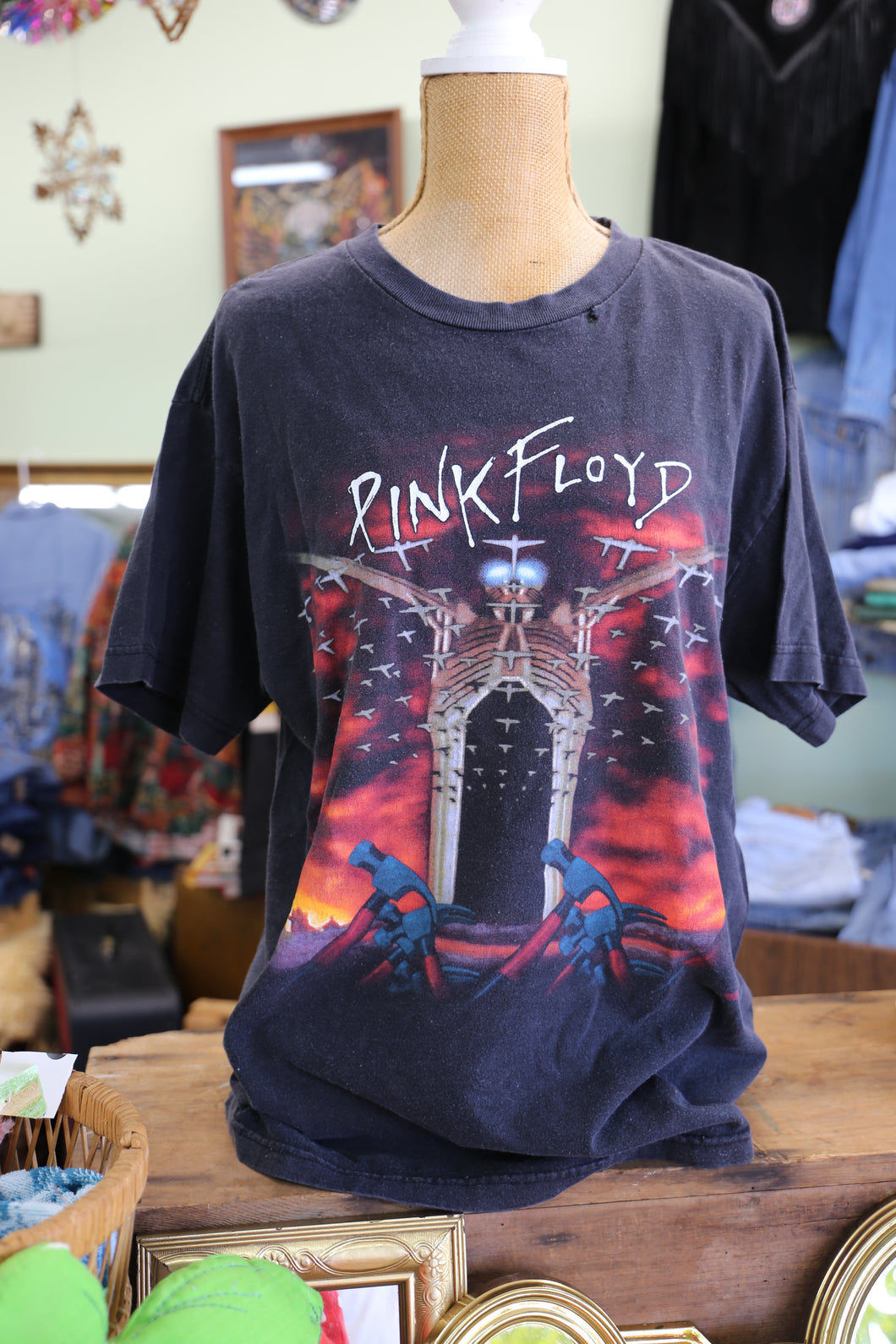 Vintage 90s Pink Floyd The Wall Album T-shirt